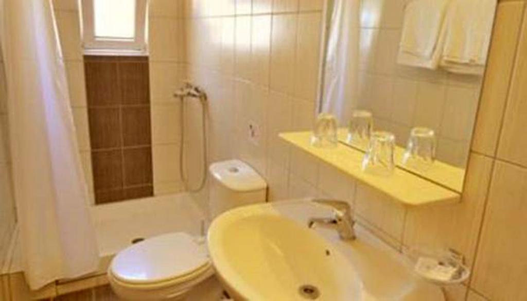 Anita Aparthotel Lalyssos Eksteriør billede